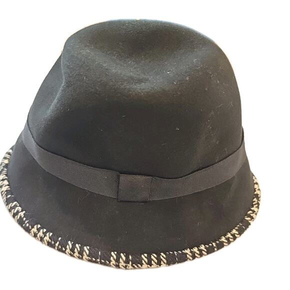 Burberry Plaid Bucket Hat 100% Wool Women's Black And White - Picture 5 of 5